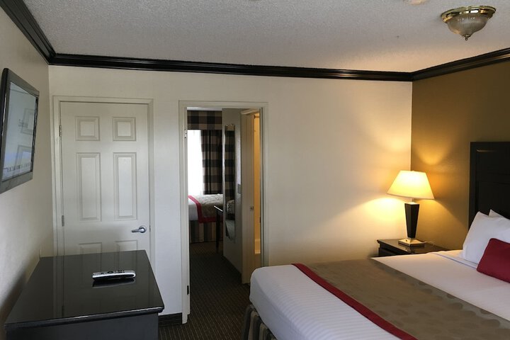 1 King Bed (11 of 26)