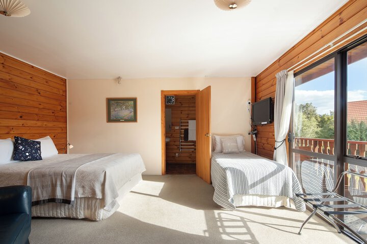 Room 14 of 114