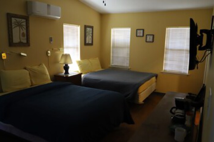 Room 18 of 38
