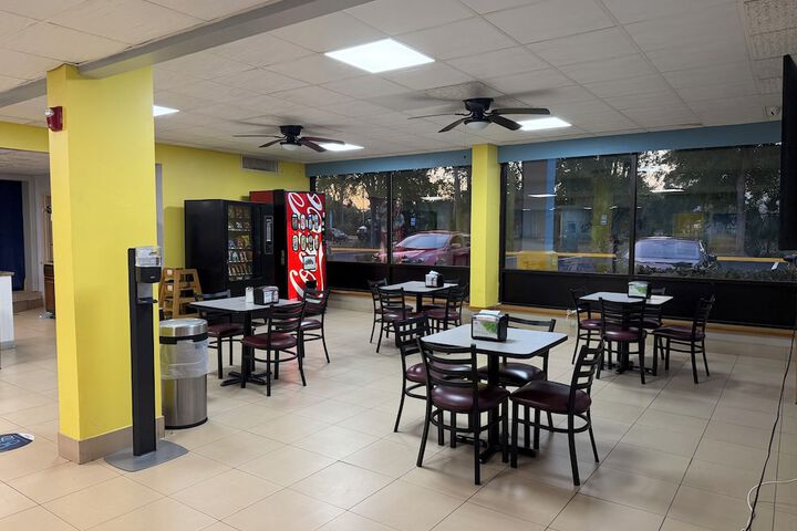 Breakfast area