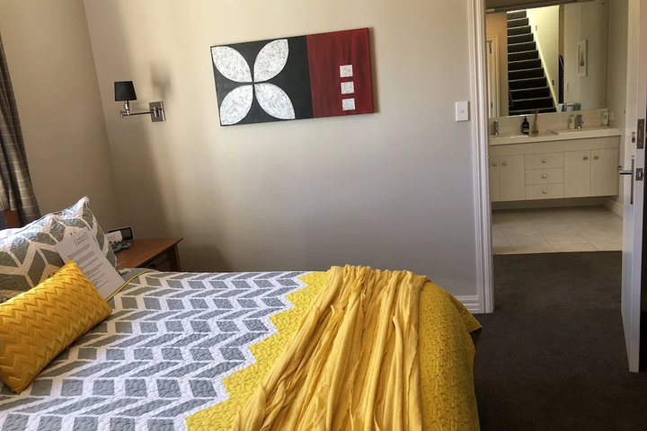 Room 5 of 19