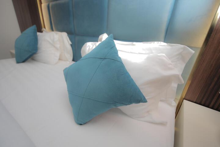Room 3 of 6