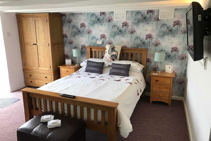 Room 17 of 27