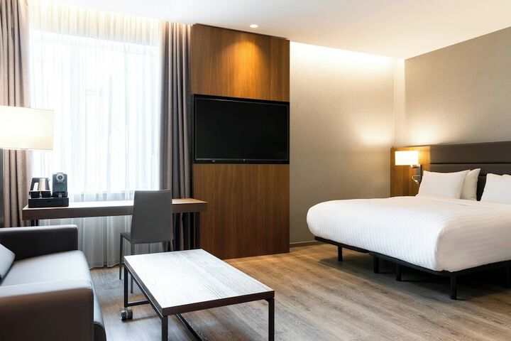 Room 13 of 54