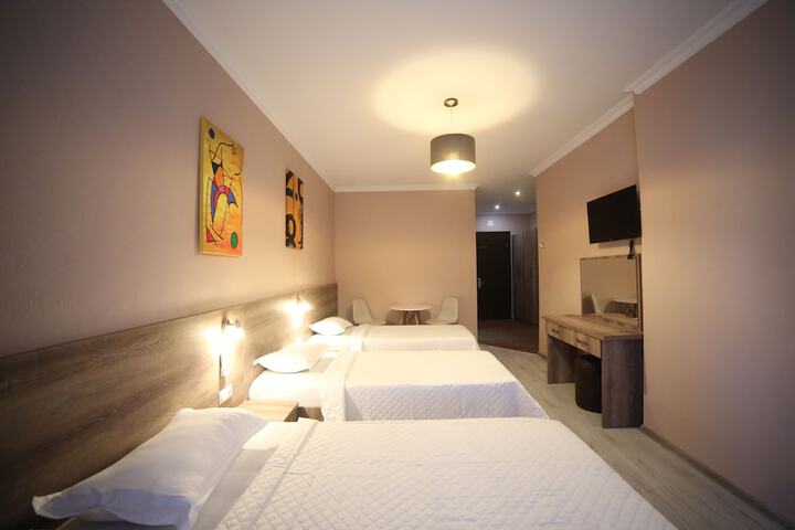 Room 18 of 48