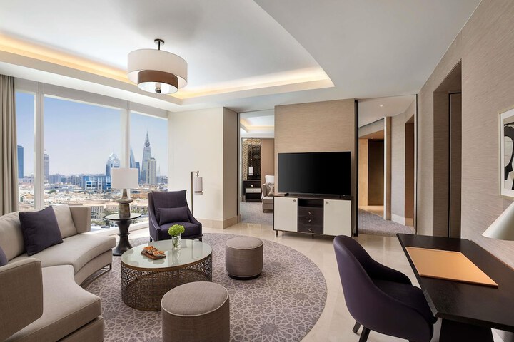 Room 52 of 151