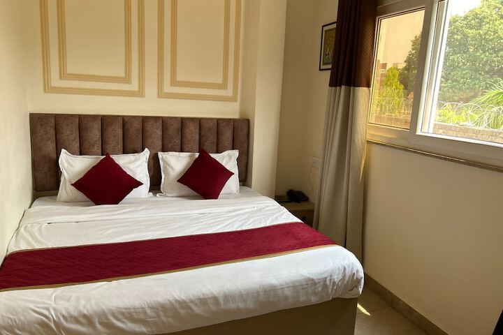 Room 5 of 7