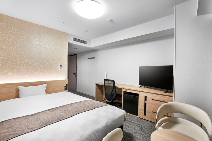 Room 5 of 25
