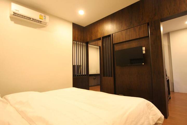 Room 12 of 32