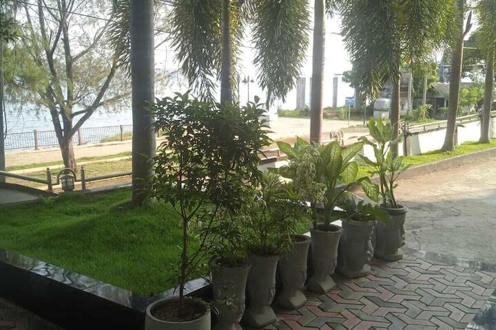 Hotel Exterior 94 of 94