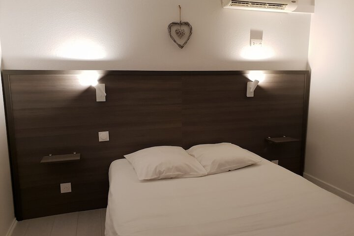 Room 7 of 34