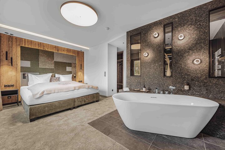 Room 10 of 76