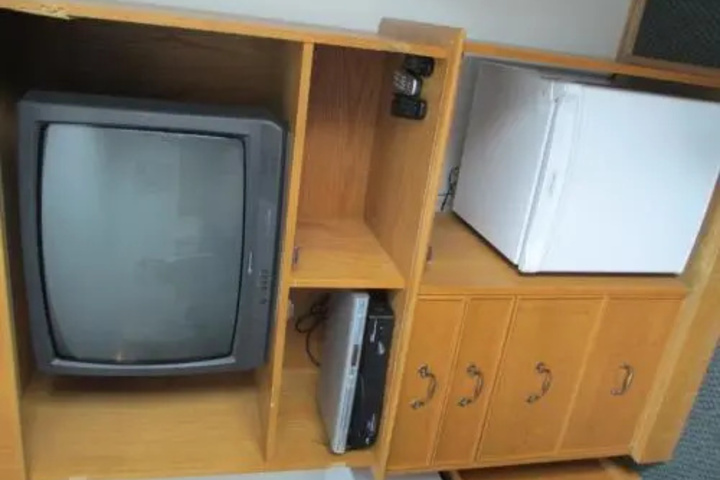 Room 4 of 18