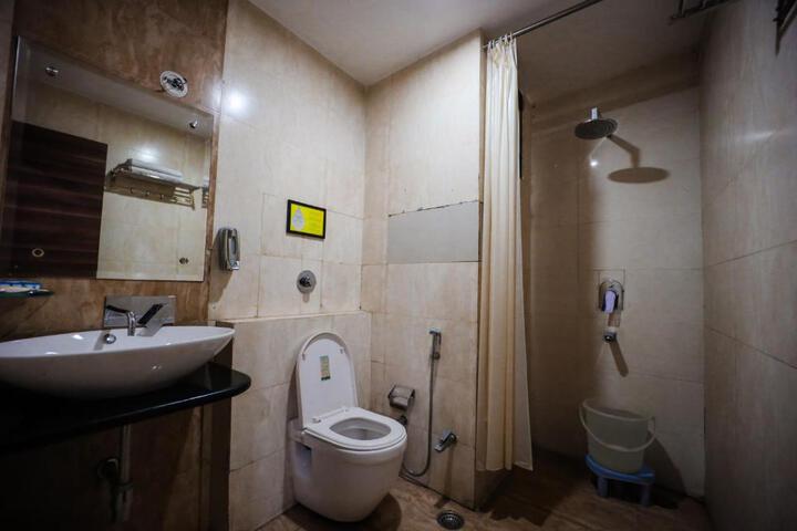 Room 15 of 18