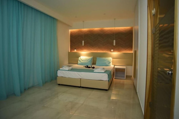 Room 12 of 50