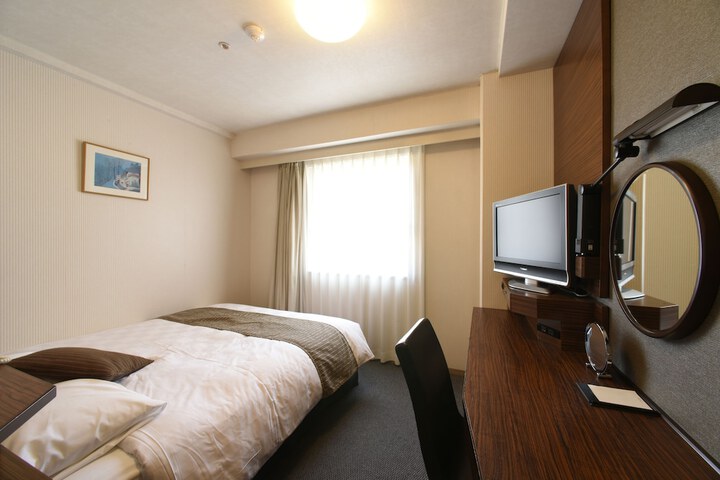 Room 5 of 50