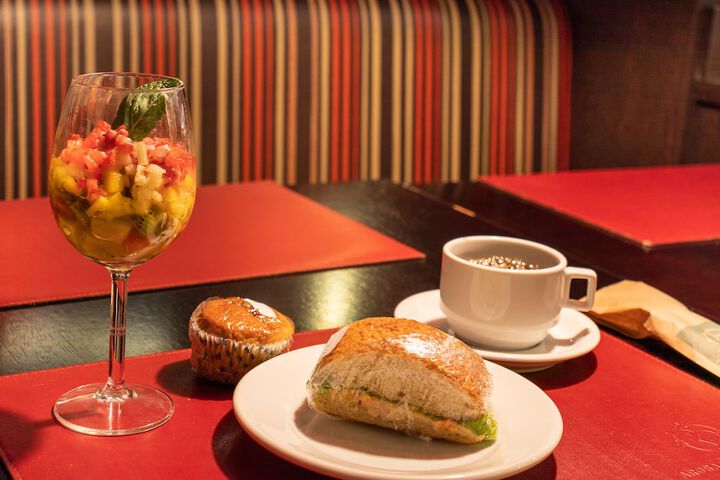 Breakfast/Coffee Service 160 of 183