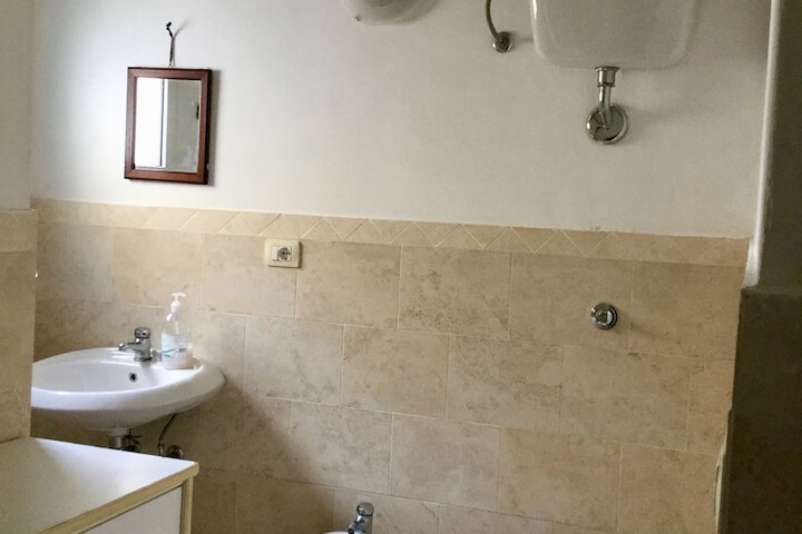 Room 9 of 19
