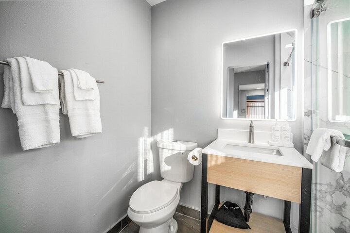 Room 42 of 46