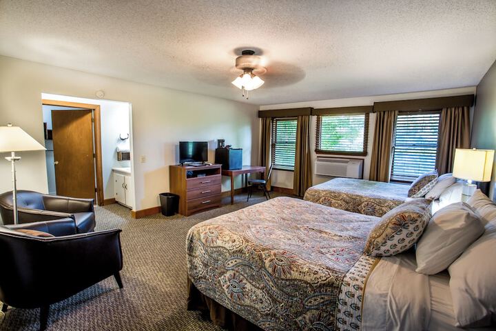 Standard 2 Queen Beds Hill View (6 of 16)
