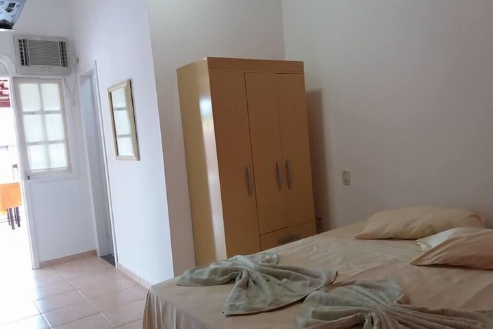 Room 5 of 17
