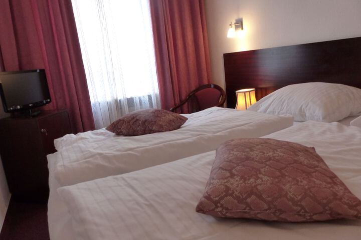 Room 5 of 51