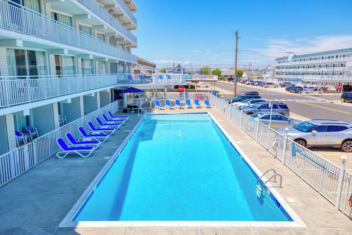 Pool 106 of 138