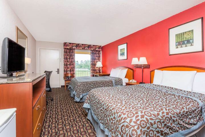 2 Double Beds (4 of 9)