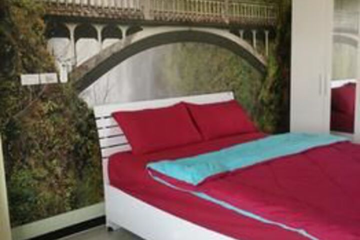 Room 5 of 25