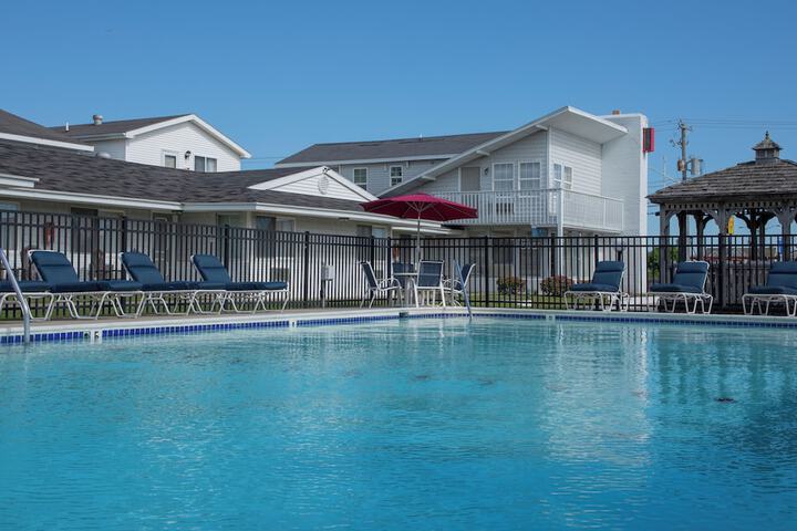 Pool 9 of 17