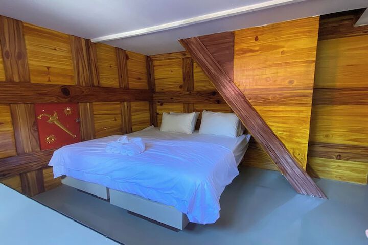 Room 5 of 34