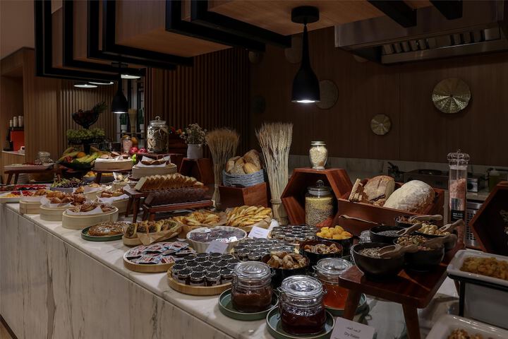 Breakfast/Coffee Service 135 of 223