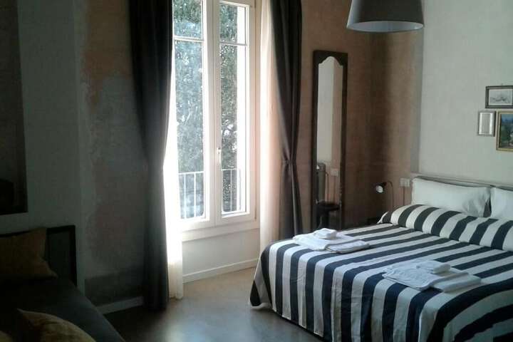 Room 11 of 34