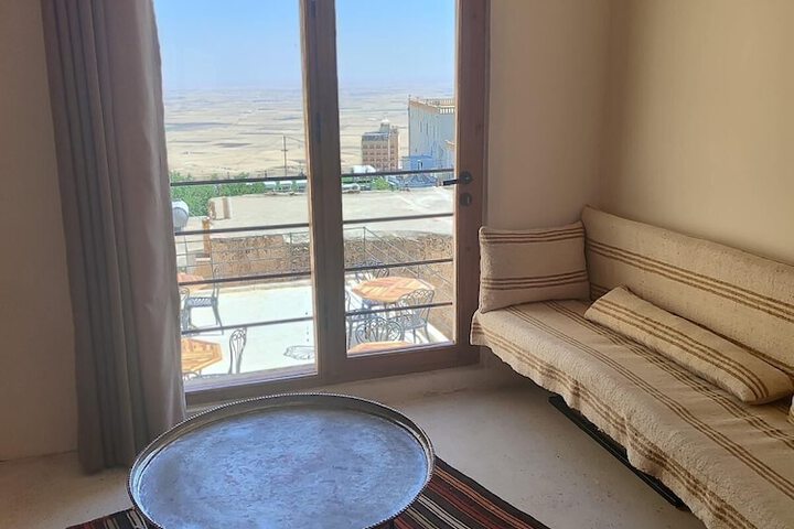 Room 27 of 88