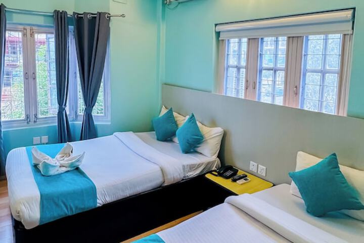 Room 2 of 33