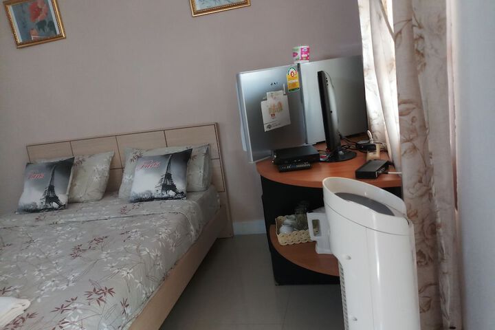 Room 13 of 61