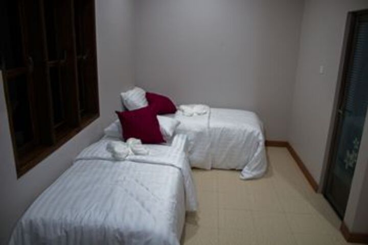 Room 13 of 23