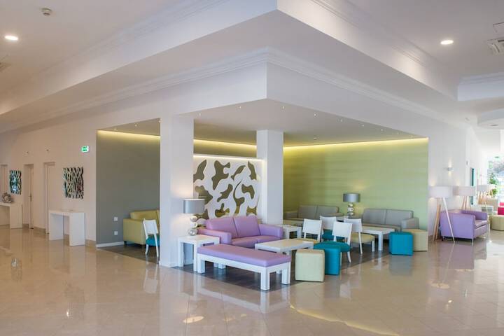 Guest Lobby