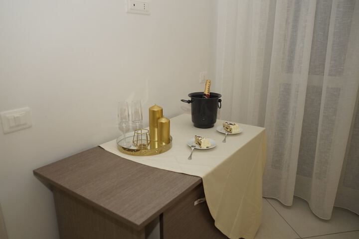 Room 27 of 51