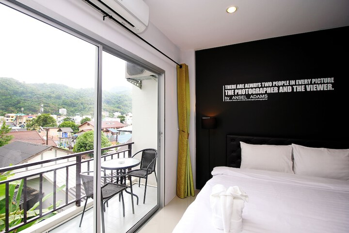 Room 10 of 48