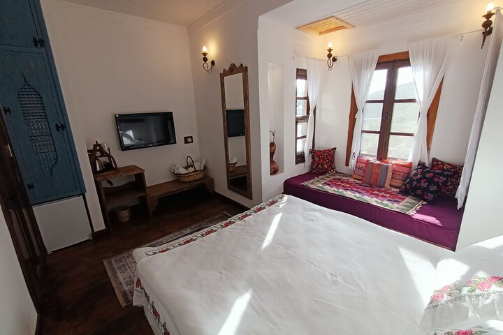 Room 15 of 85