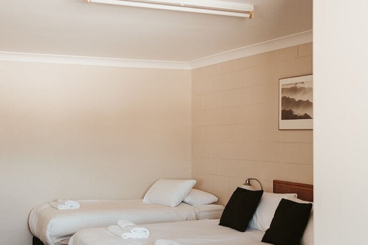 Room 6 of 17