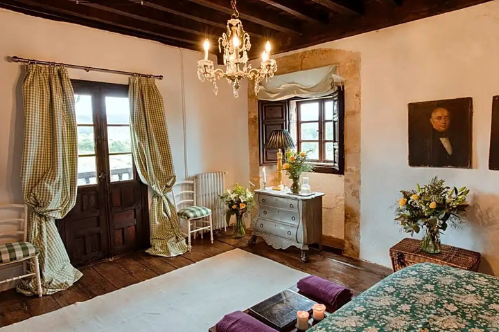 Room 4 of 20