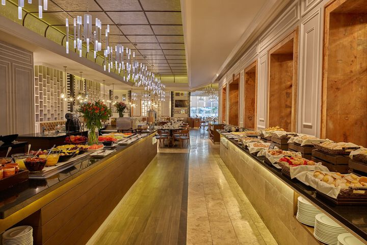 Dining 82 of 120
