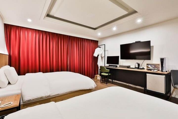 Room 31 of 44