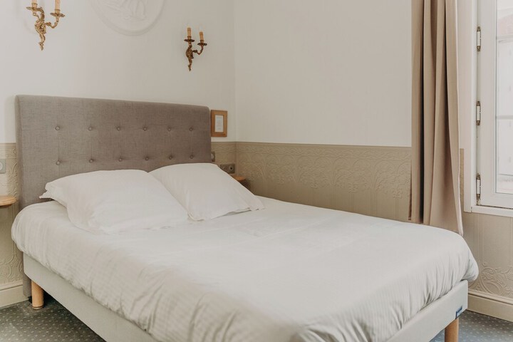 Room 46 of 89