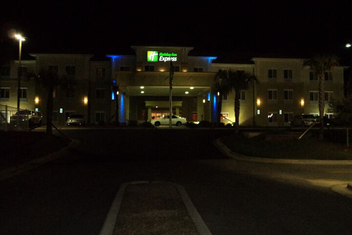 Hotel Exterior 42 of 42