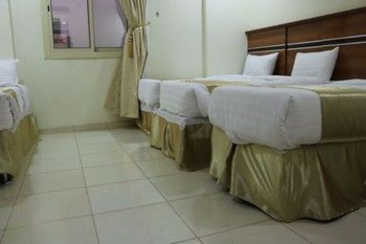 Room 7 of 32
