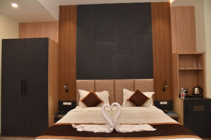 Room 14 of 16