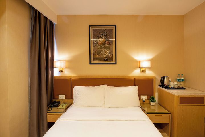 Room 33 of 57